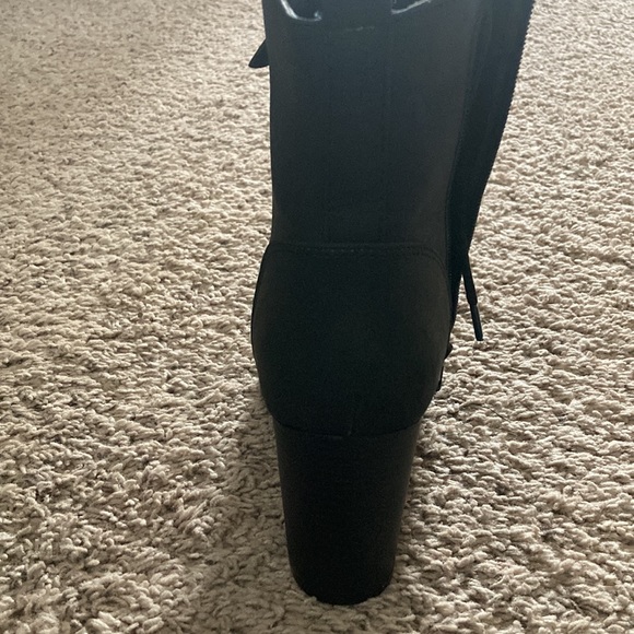 Black lace up boots - Picture 7 of 7